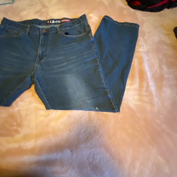 Mens Izod Jeans size 40/30.  Medium finish - Picture 6 of 6